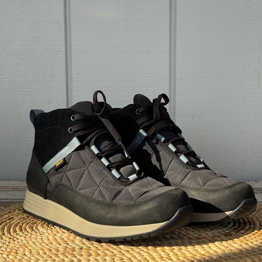 Teva Men's Black and Gray Quilted Sneakers